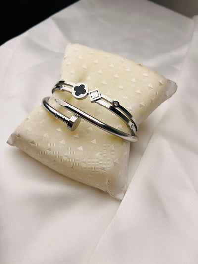 PACK OF 2 LUXE SILVER CLOVER D-NAIL