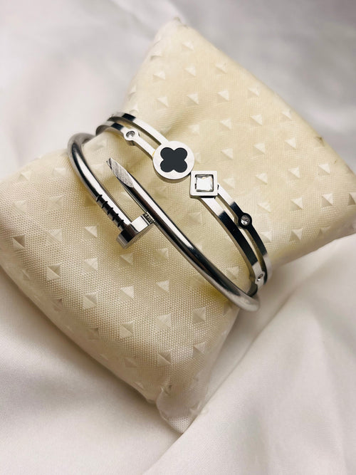 PACK OF 2 LUXE SILVER CLOVER D-NAIL